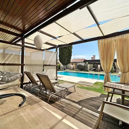 Turnabogazi Ciftlik Evleri Izmir