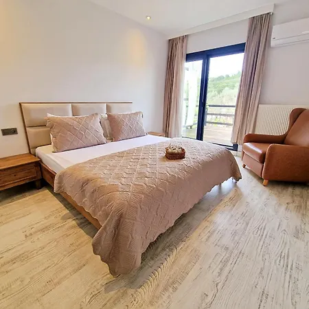 Turnabogazi Ciftlik Evleri * Esmirna