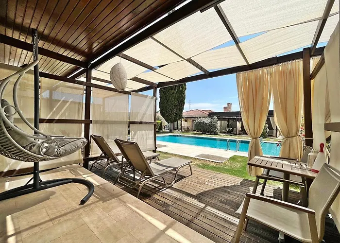 Turnabogazi Ciftlik Evleri Izmir